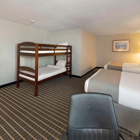 Clarion Pointe Hotell Medicine Hat Exteriör bild