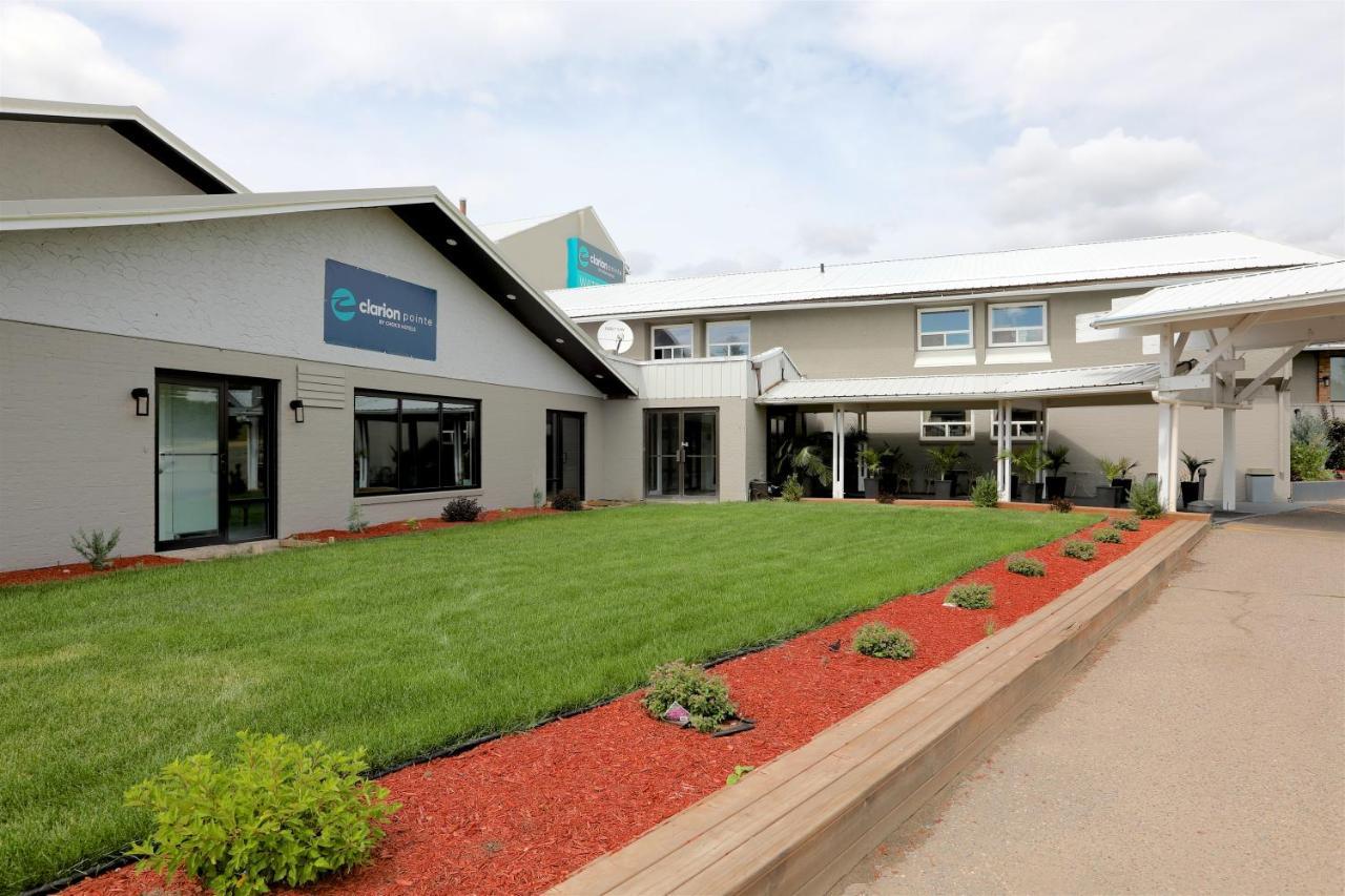 Clarion Pointe Hotell Medicine Hat Exteriör bild