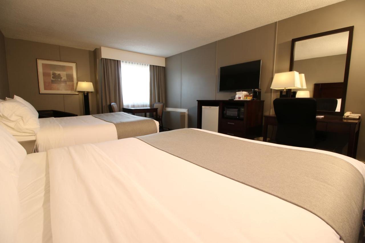 Clarion Pointe Hotell Medicine Hat Exteriör bild