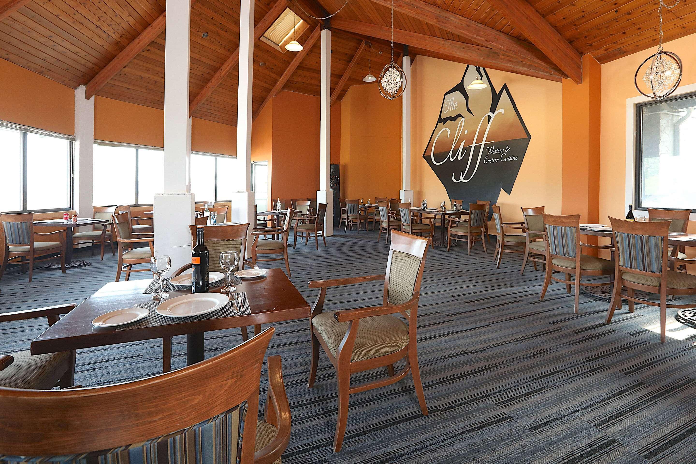 Clarion Pointe Hotell Medicine Hat Exteriör bild