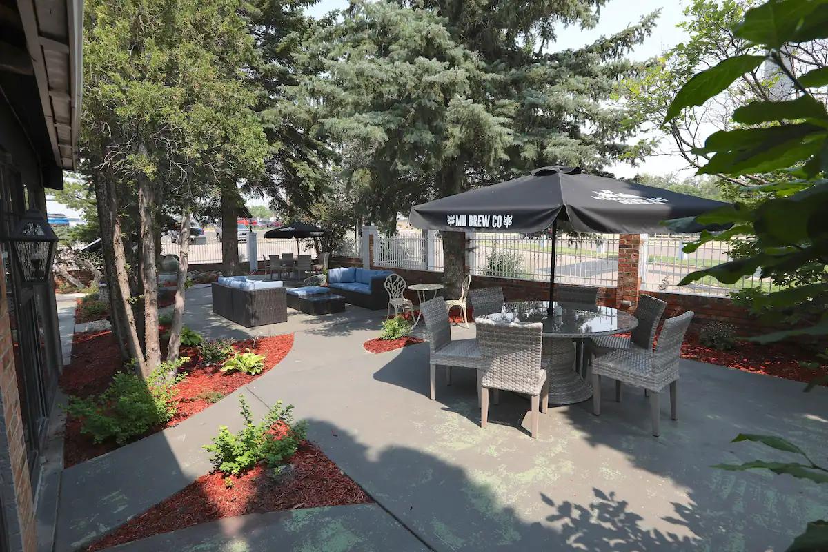 Clarion Pointe Hotell Medicine Hat Exteriör bild
