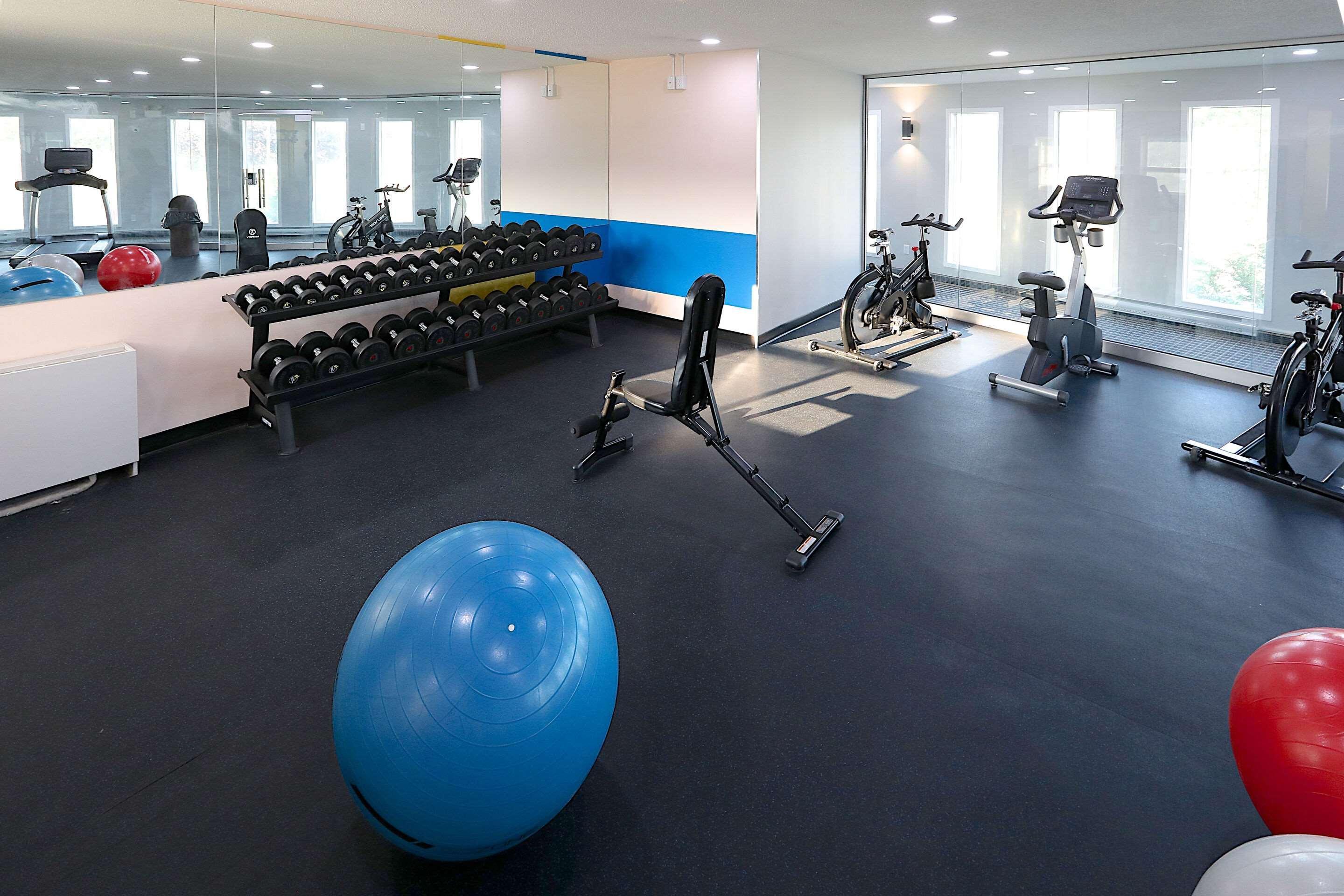 Clarion Pointe Hotell Medicine Hat Exteriör bild