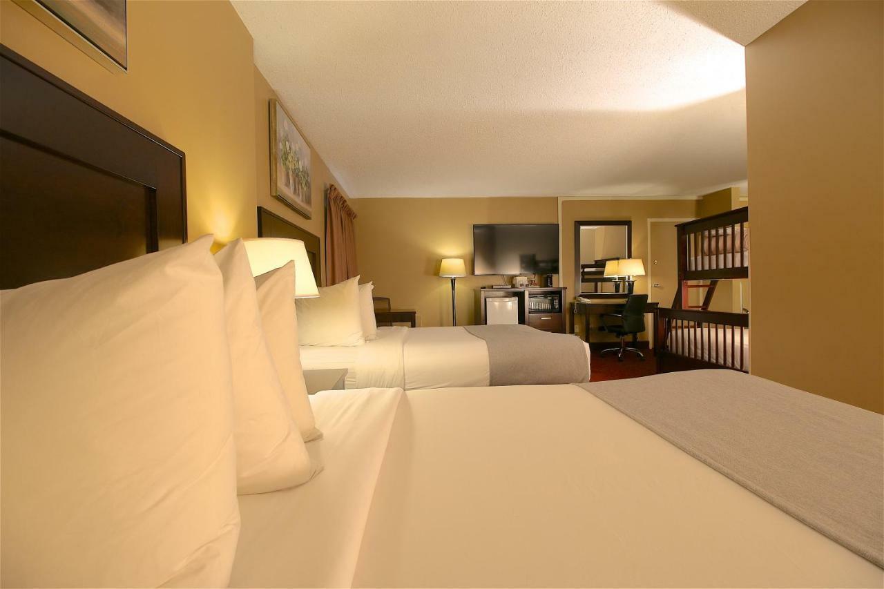 Clarion Pointe Hotell Medicine Hat Exteriör bild